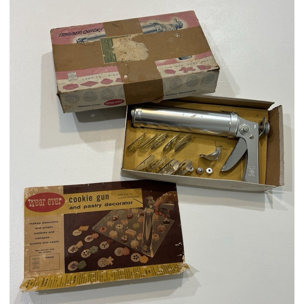 Vintage WearEver Aluminum Cookie Gun Pastry Decorator Press Discs Box Complete